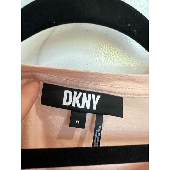 DKNY Pink T-Shirt With Sequin Front Pocket Woman’s Size XL-Spot On Front - Picture 6 of 8
